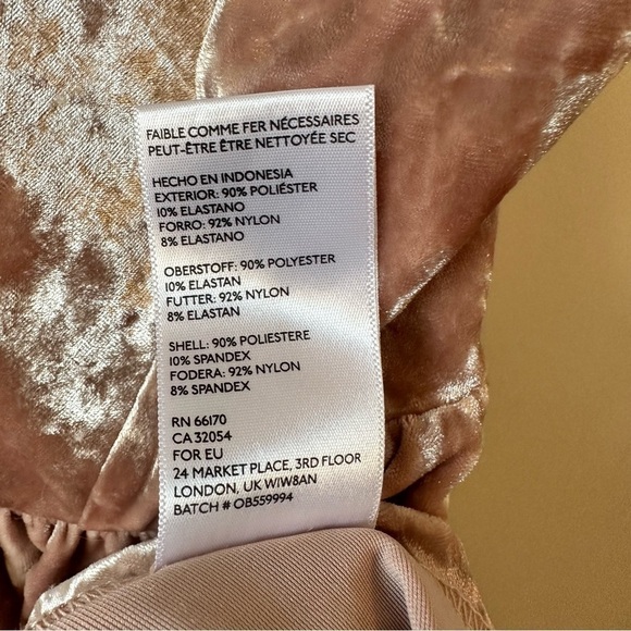 UO-SILENCE & Noise Vanessa Crushed Velvet Short Romper (Size:Small) - Picture 10 of 10